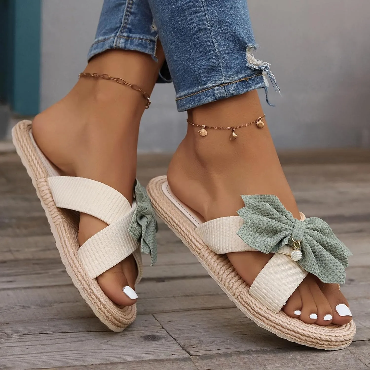 2025 Comfortable Women Flat Sandals Indoor Home Bathroom Shower Shoe Fashion Cute Bow Slip-On Walking Footwear Breathable Beach Vacation Casual Slippers Summer Ladies Dress Slides Shoes