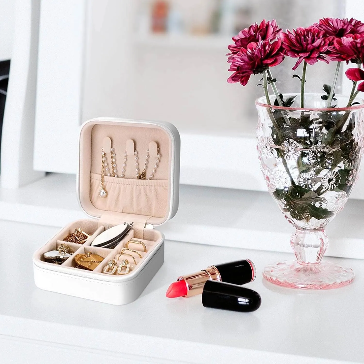 Birth Month Flower Jewelry Case Personalized Birth Flower Travel Box Birthday Gift Custom Jewelry Organizer Necklaces Storage Ring Earring Holder Boxes Jewelry Container with Name Bridesmaid Favors