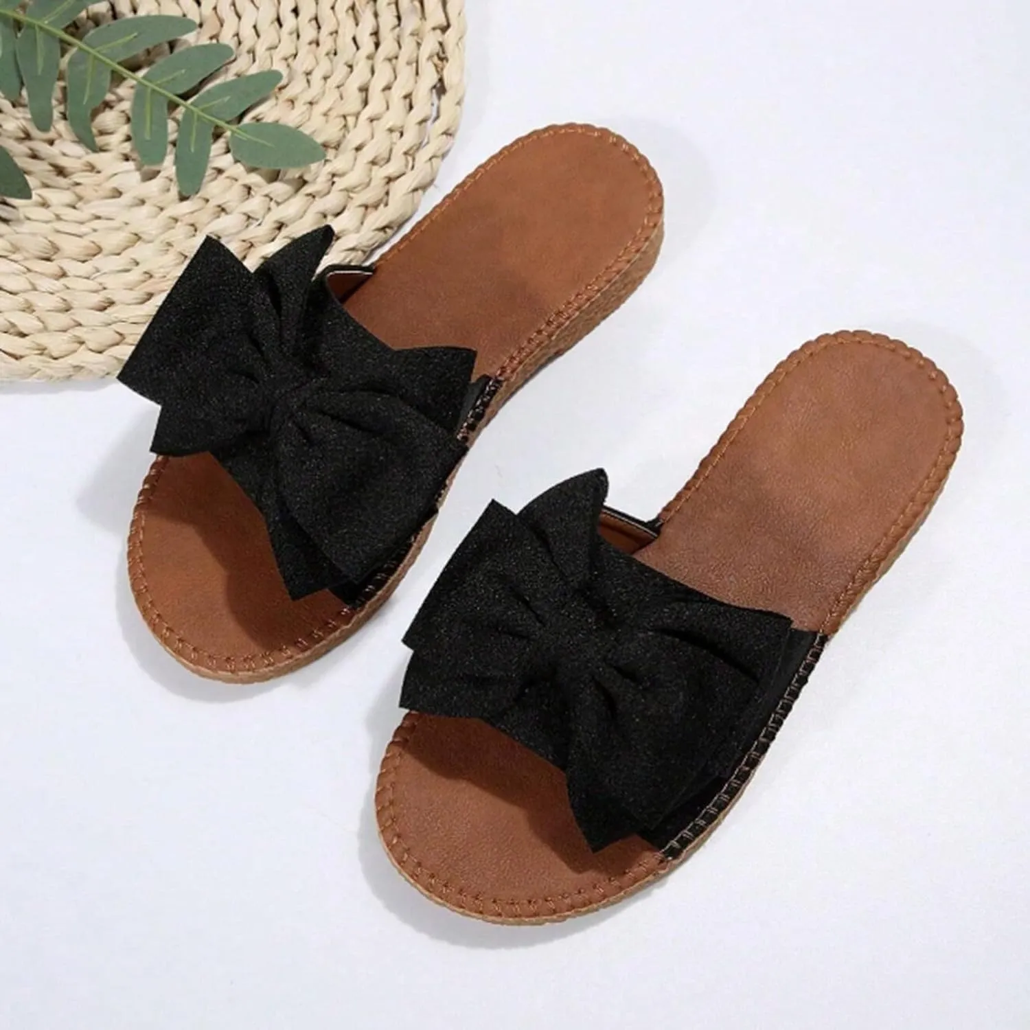 Flat Sandals for Women Outdoor Beach Slip-On Casual Shoe Cute Bow Decoration Non-Slip Walking Footwear Breathable Open Toe Vacation Slippers Indoor Home Comfortable Soft Sole Slippers