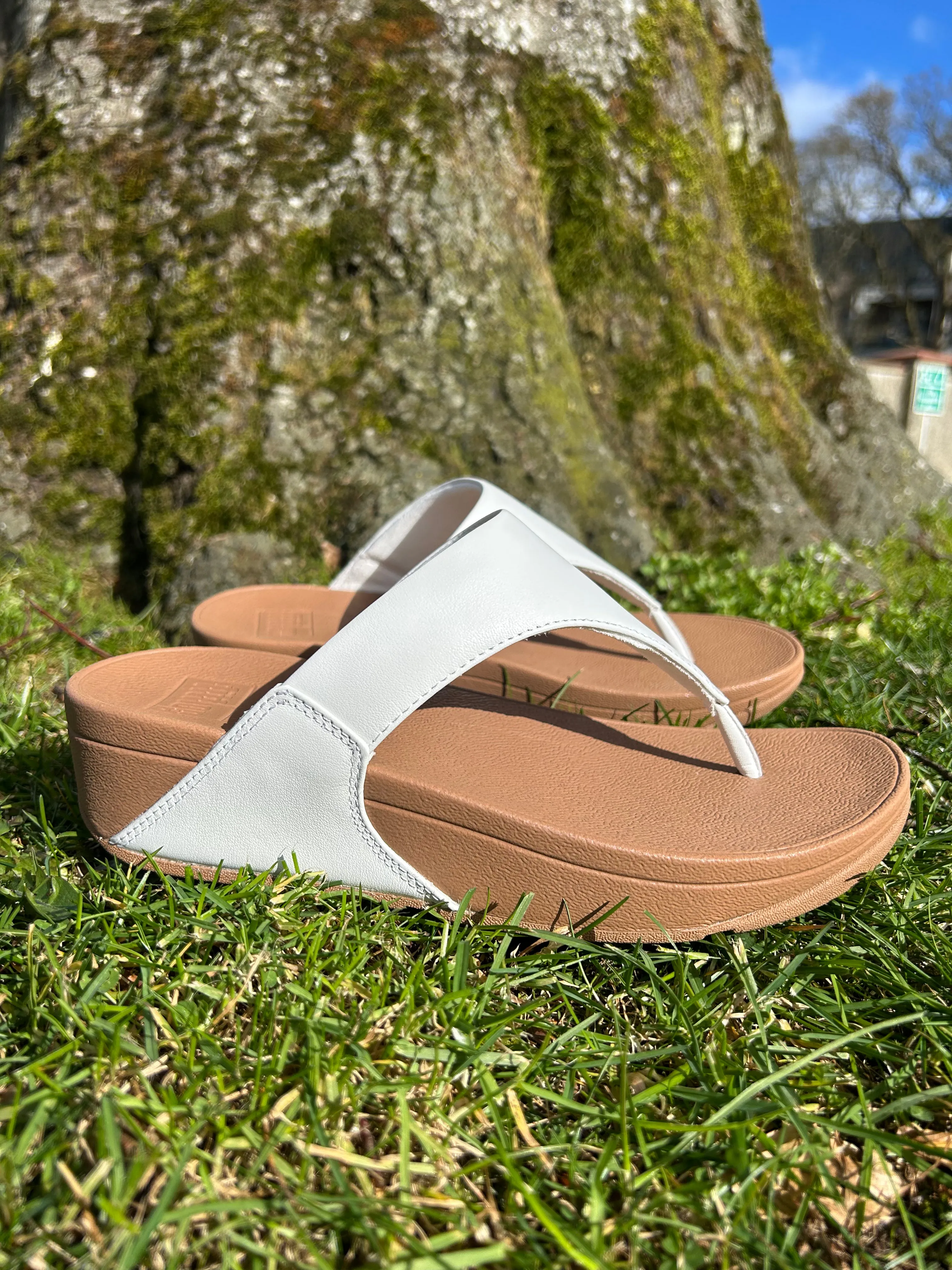 Leather Sandal with Toepost - White