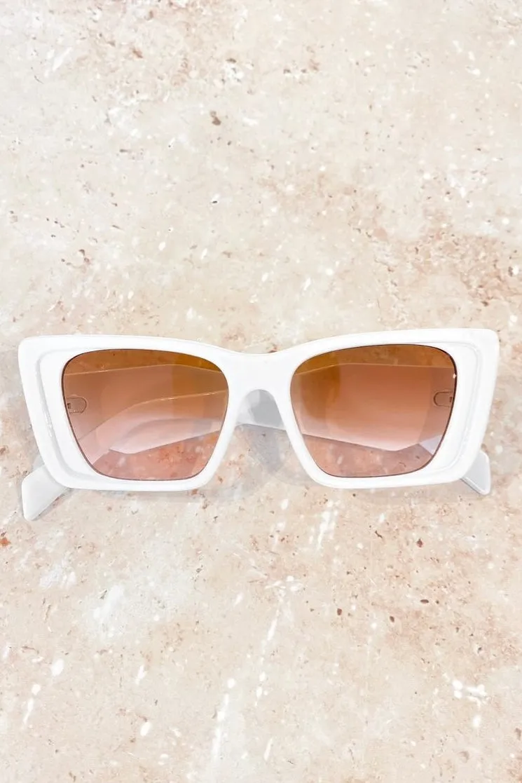 LOU OVERSIZED CAT EYE SUNGLASSES WHITE