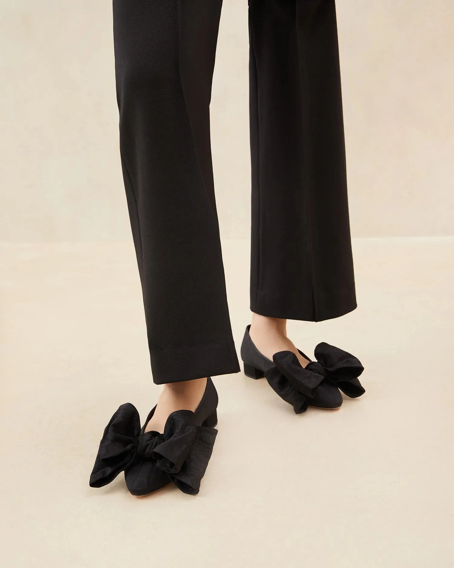 Noa Bow Flat - Black Moire