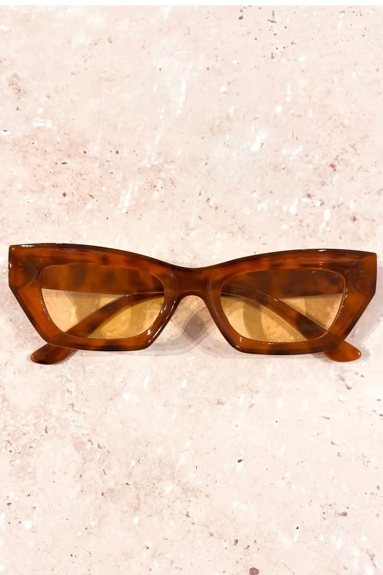 NOVA ANGULAR CAT EYE SUNGLASSES TORT
