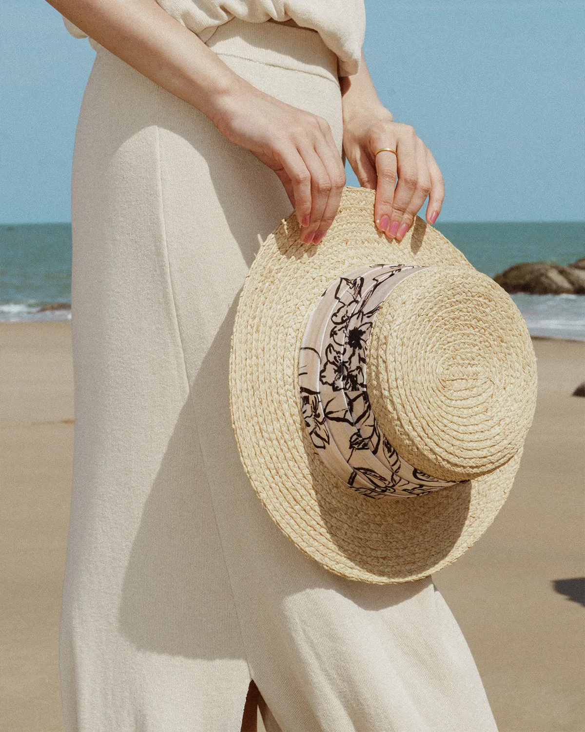 "La Isla" Straw Hat with Ribbon Band - Cream