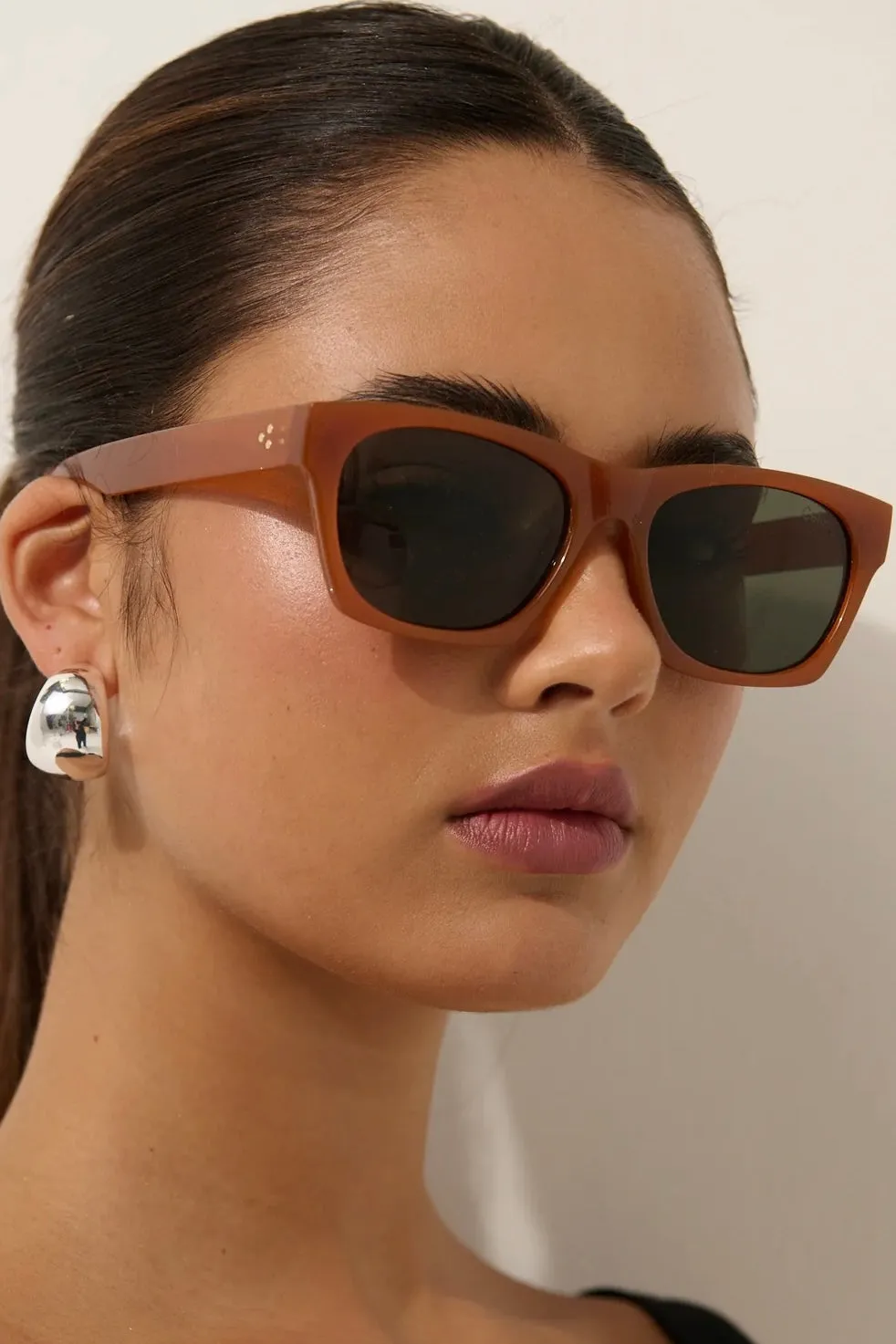 RIA SQUARE SUNGLASSES BROWN