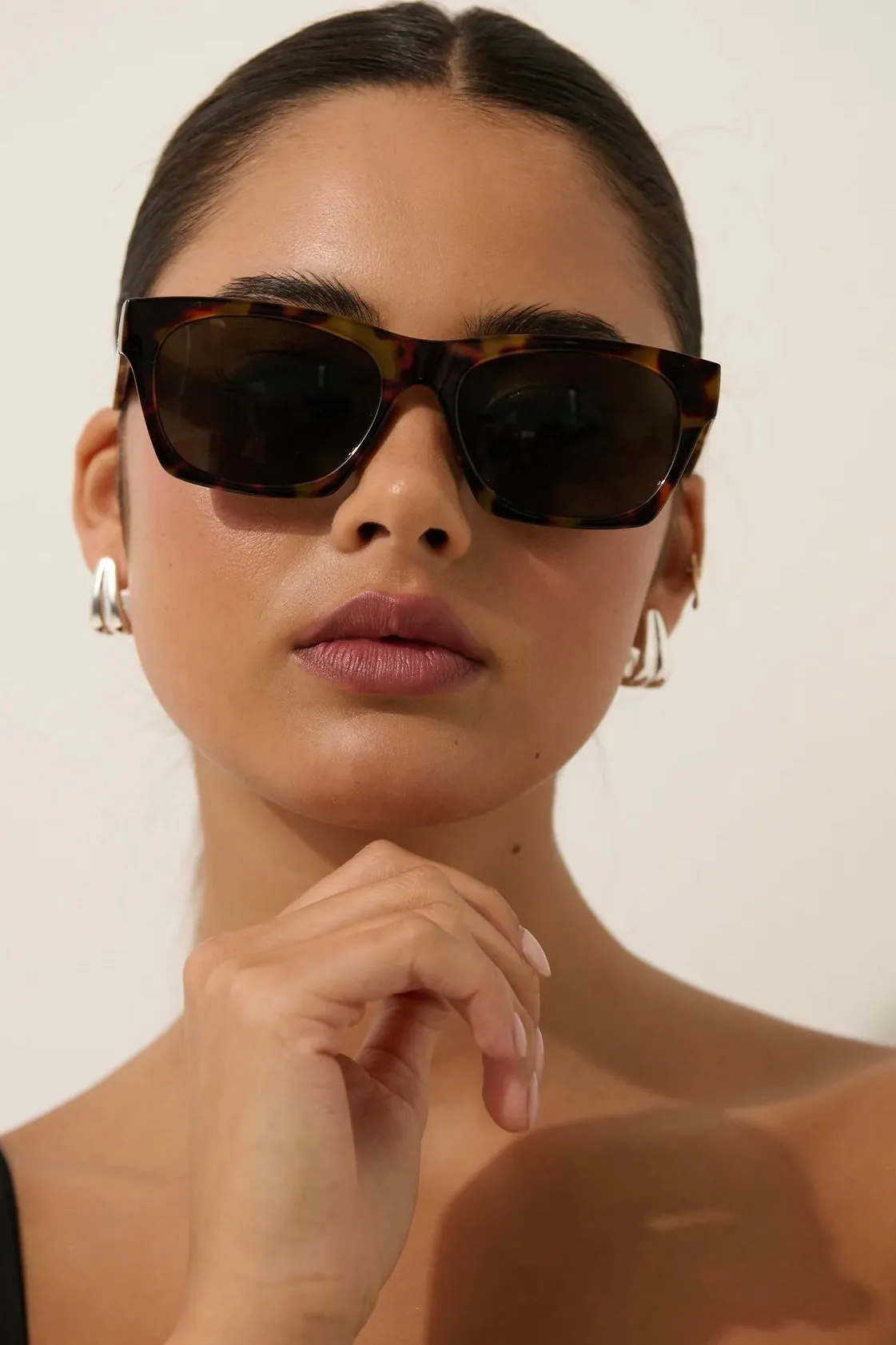 RIA SQUARE SUNGLASSES IN TORT