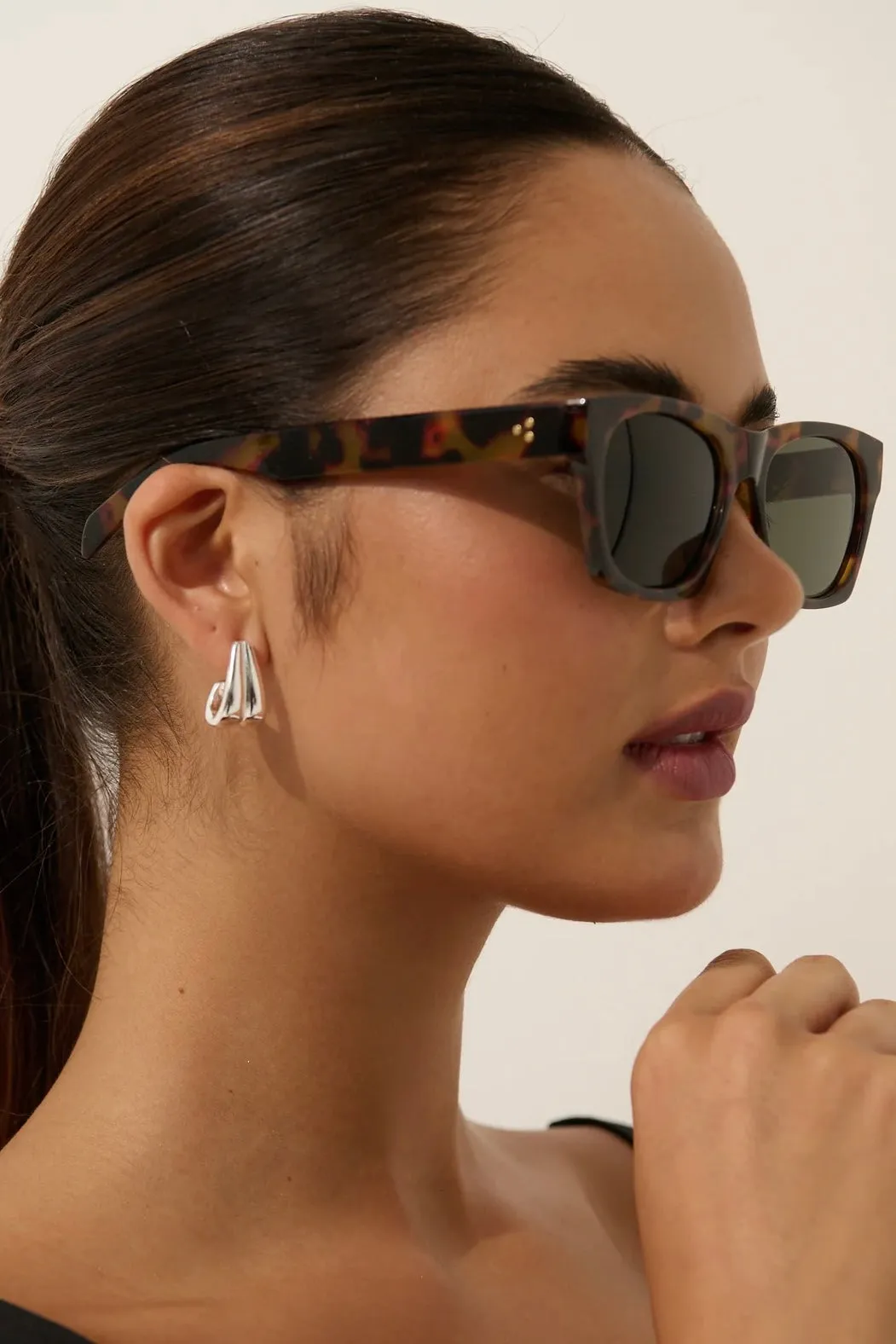 RIA SQUARE SUNGLASSES IN TORT