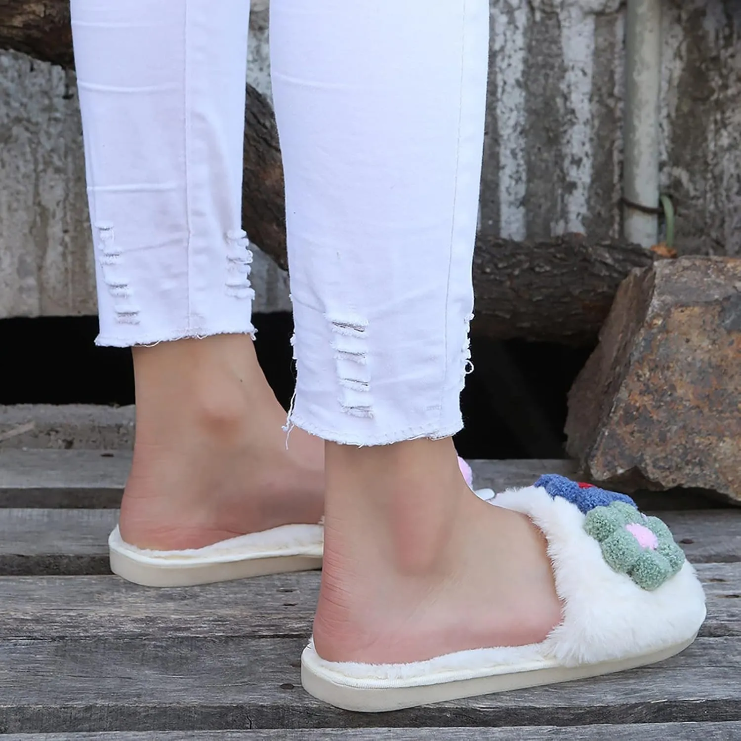 SBGMoSJ Womens Winter Slippers Clogs Ladies Slippers Winter Disposable House Slippers Funny Slippers for Adults Men Pencil Christmas Tree Gifts for Her 2023