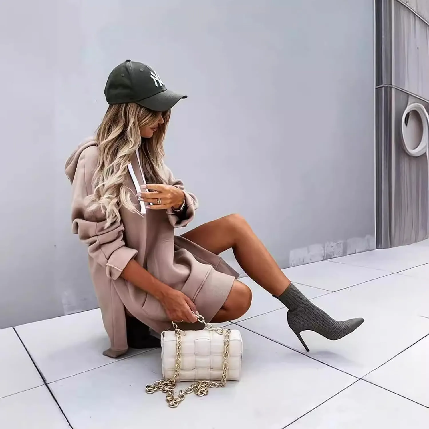 The Warmy Oversized Hoodie Dress Women, Long Sleeve Pullover, Split Hem with Pocket