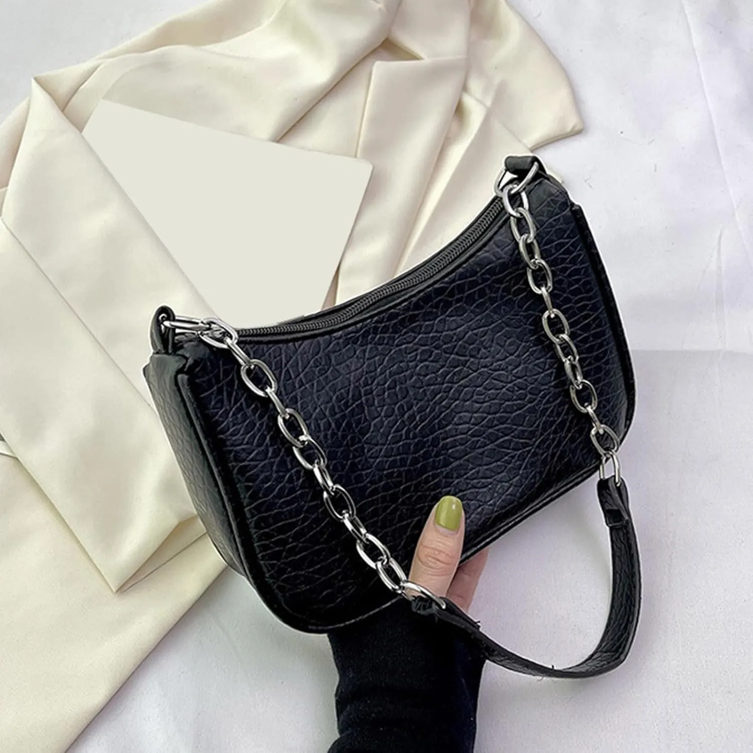Travel Crossbody Bags for Women Crossbody Purses and Handbags Lightweight Pocketbook Cute Purse for Women Trendy(Black)