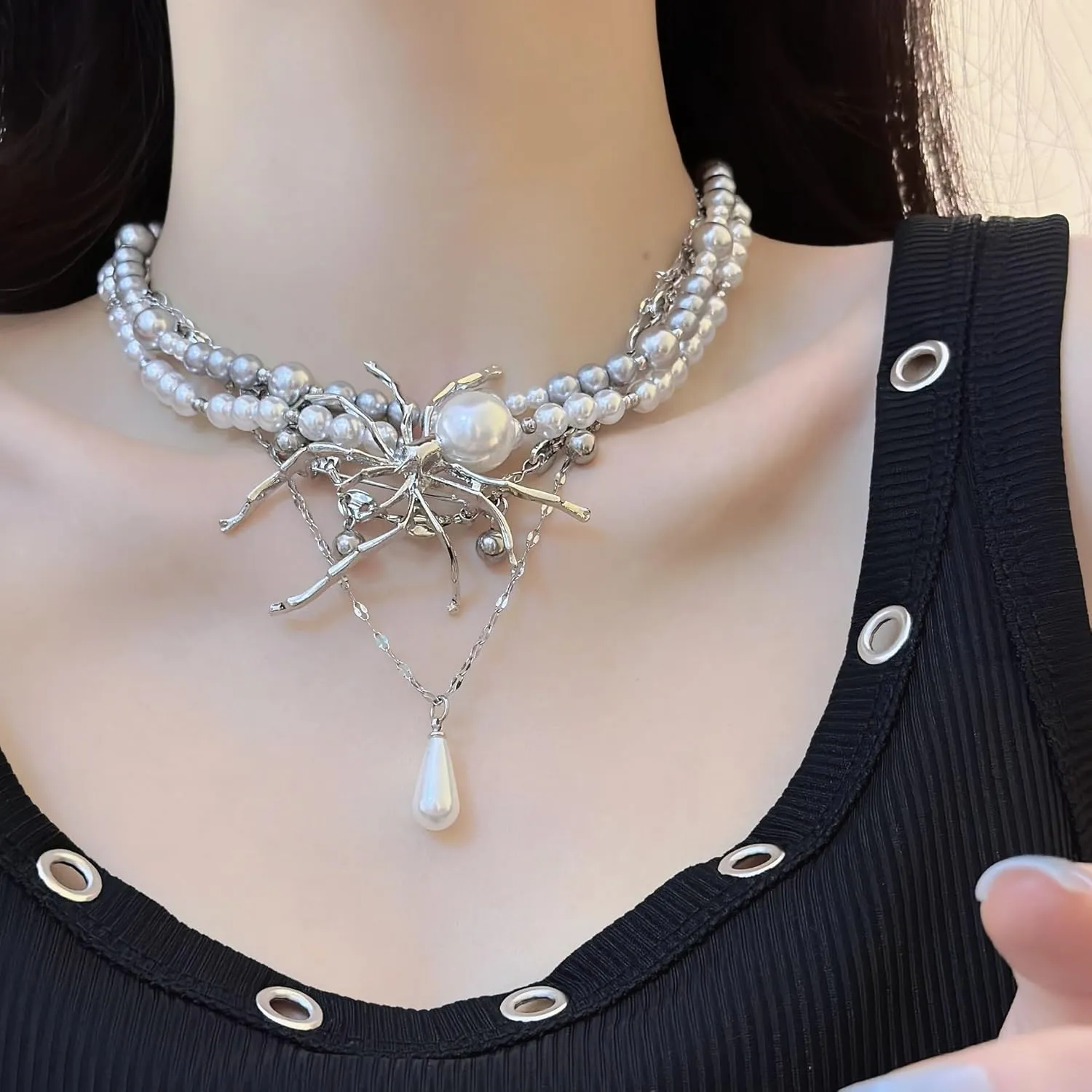 Vintage Gothic Spider Necklaces Layered Pearl Necklaces Black Crystal Spider Pendant Necklaces Fashion Silver Stacked Pearl Necklace