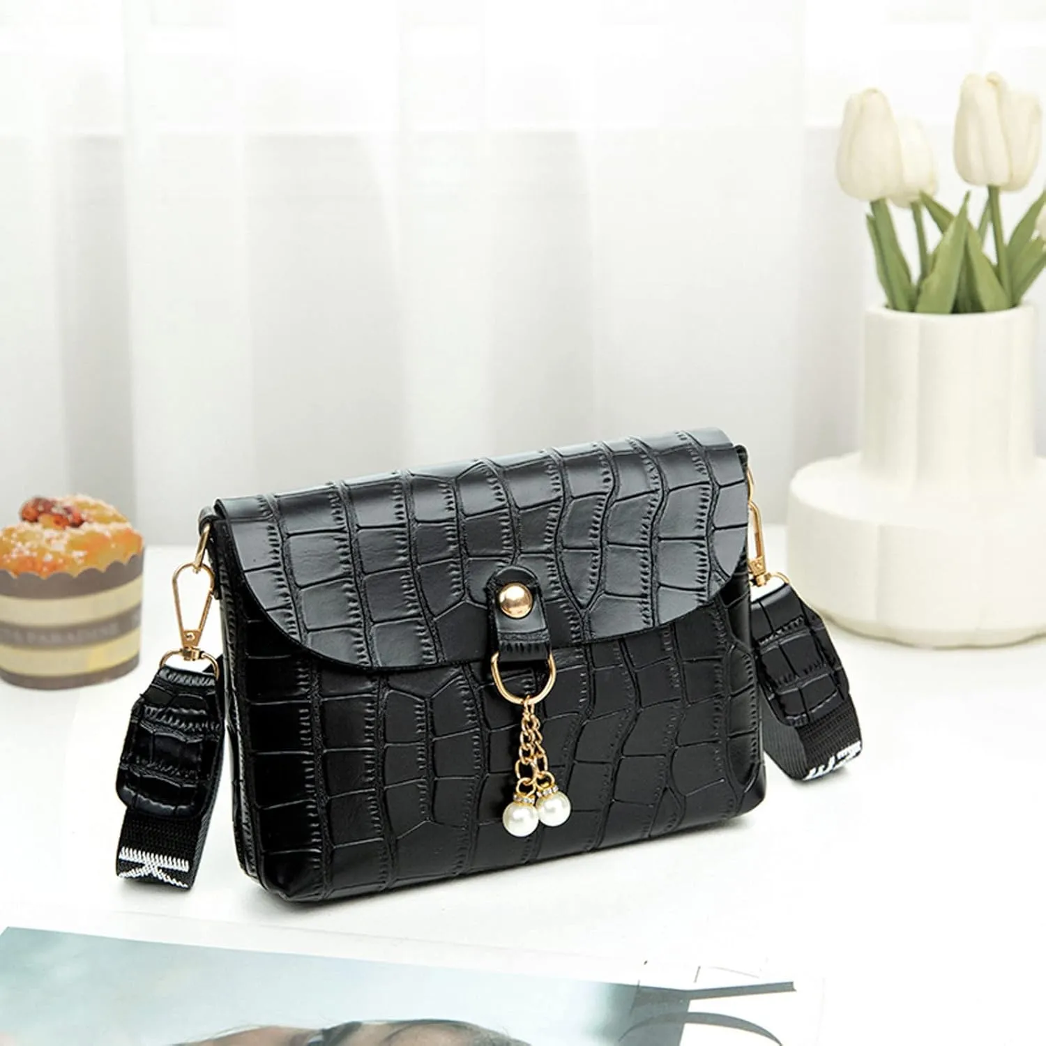Women's Multi-Pocket Shoulder Bags Waterproof Nylon Crossbody Bags for Woman Trendy Cute Purse for Women Trendy(Black)