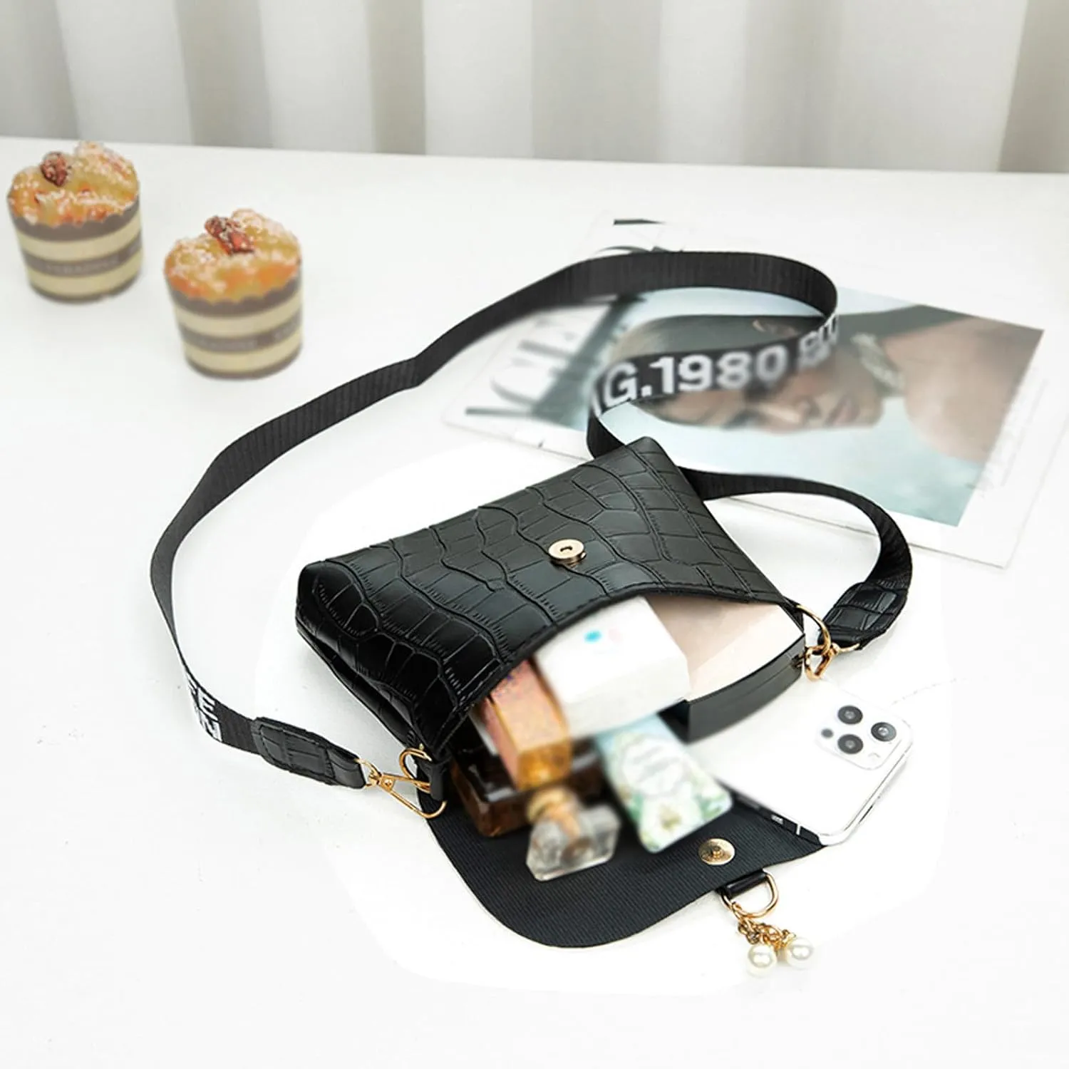 Women's Multi-Pocket Shoulder Bags Waterproof Nylon Crossbody Bags for Woman Trendy Cute Purse for Women Trendy(Black)