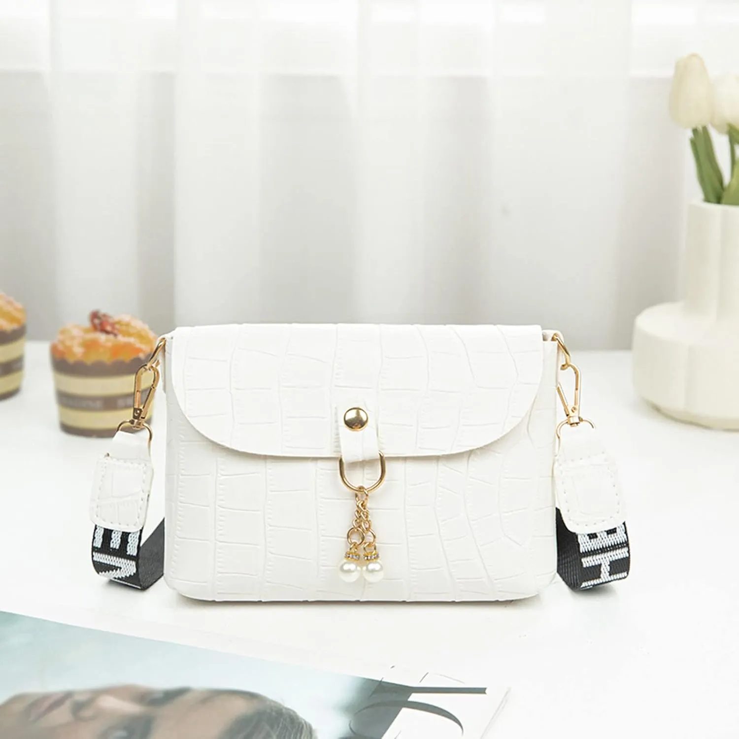 Women's Multi-Pocket Shoulder Bags Waterproof Nylon Crossbody Bags for Woman Trendy Cute Purse for Women Trendy(White)